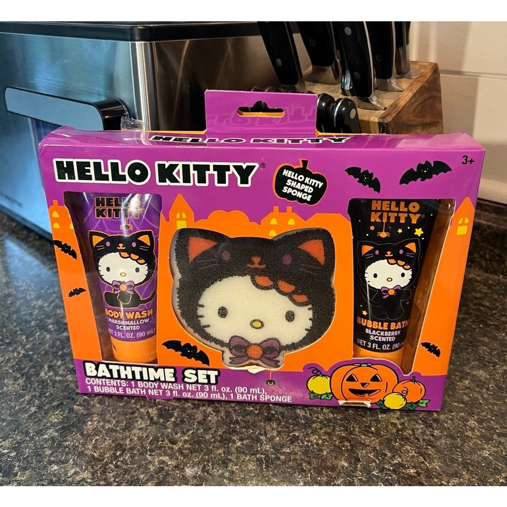New Hello Kitty Halloween-themed Hello Kitty Bathtime Set